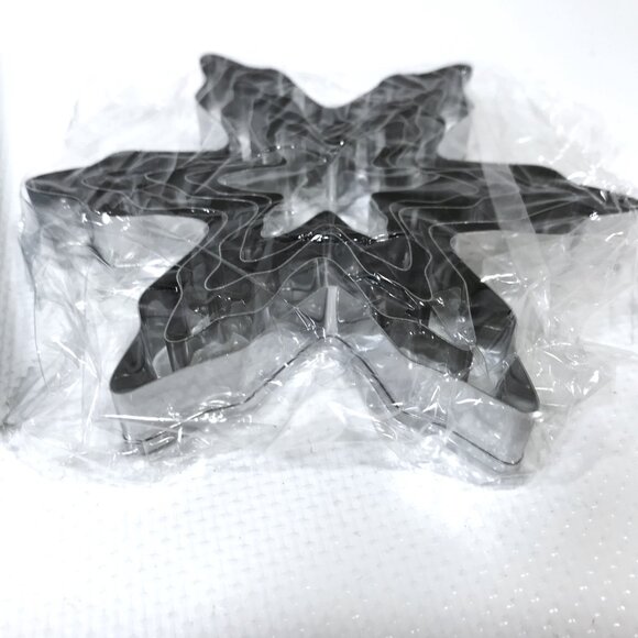 Christmas Holiday Cookie Cutter Set Stainless Steel Snowflake 5 Piece Set - Picture 5 of 5